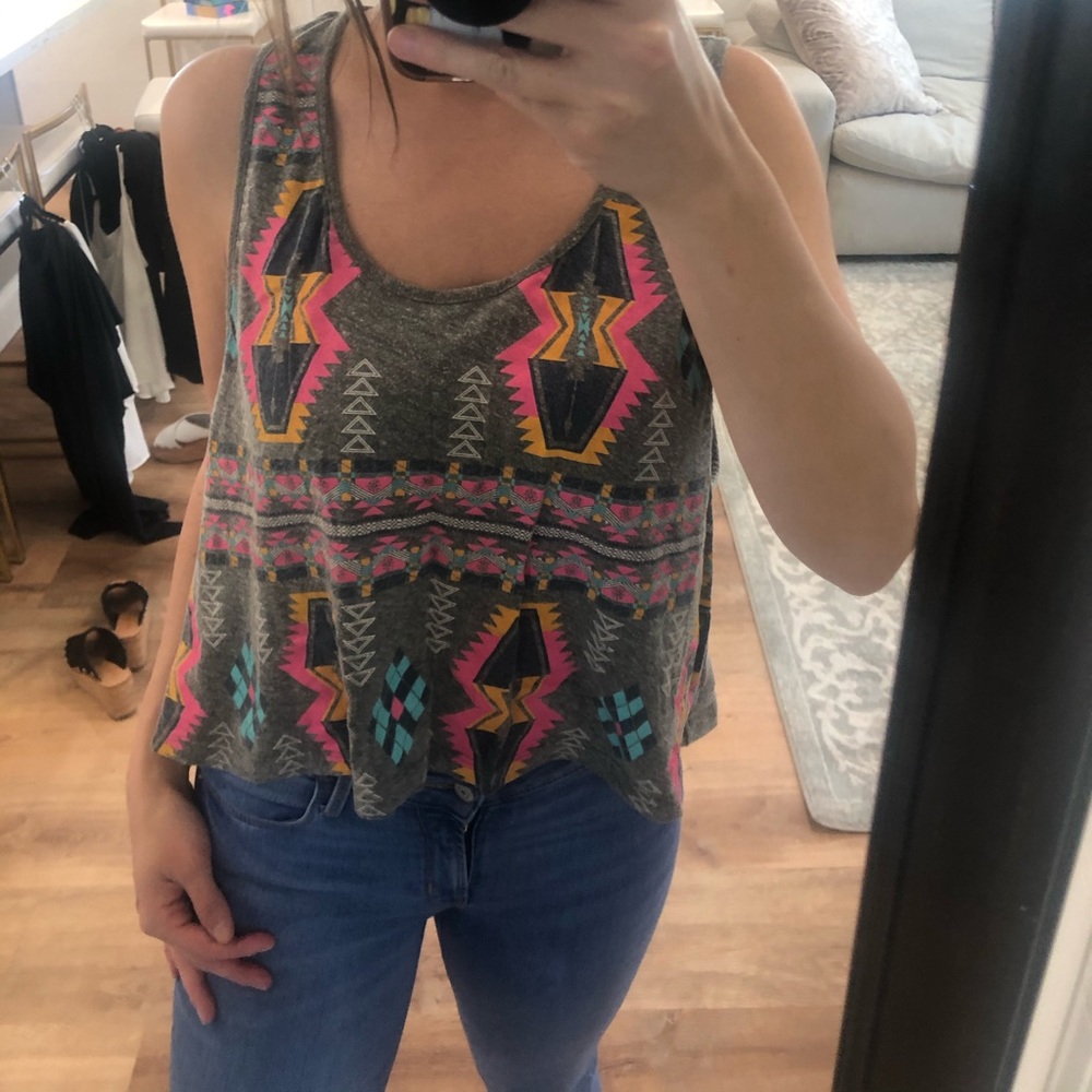 Aztec Print Cropped Tank Top - Picture 2 of 4